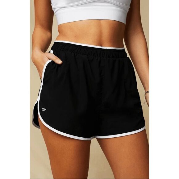 New Fabletics Heritage Dolphin Short Black/Classic White - Picture 1 of 5